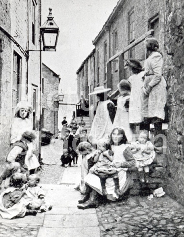 brecky-neck-yard-stockton-c1900-picture-stockton-archive